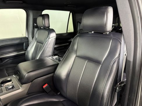 Used 2019 Ford Expedition Max XLT w/ Equipment Group 201A AWD/4WD image 13