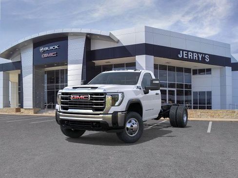 New 2026 GMC Sierra 3500 Pro w/ Convenience Package RWD image 32