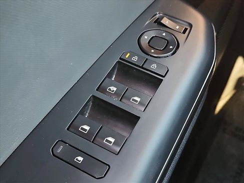 Used 2025 Kia K4 FWD image 11