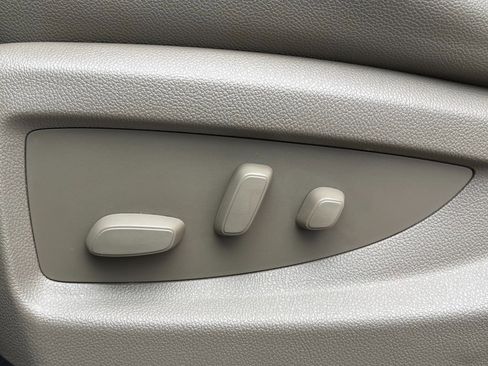 Used 2018 GMC Yukon SLT image 65