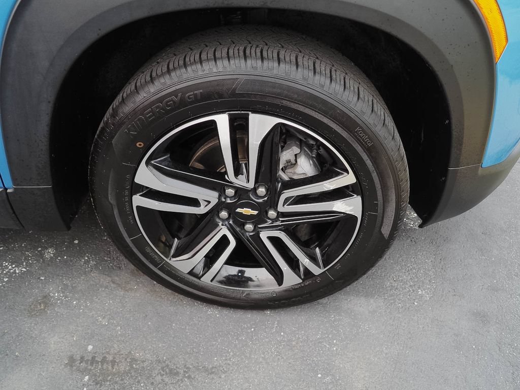 Used 2025 Chevrolet TrailBlazer LT w/ LT Cold Weather Package FWD image 33