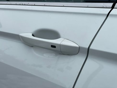 Used 2022 Volkswagen Tiguan SE w/ Panoramic Sunroof Package image 27