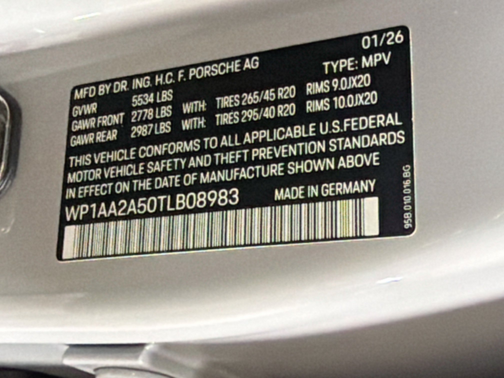 Certified 2026 Porsche Macan AWD/4WD image 43