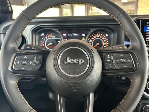 Used 2024 Jeep Gladiator Sport AWD/4WD image 24