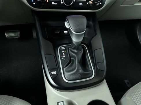 Used 2025 Kia Soul LX w/ LX Technology Package FWD image 20