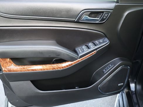 Used 2018 Chevrolet Suburban Premier image 9