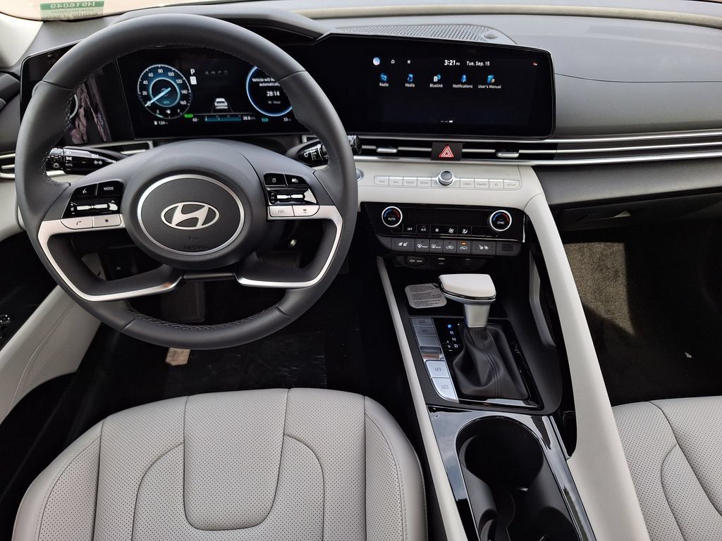 New 2026 Hyundai Elantra Limited FWD image 14
