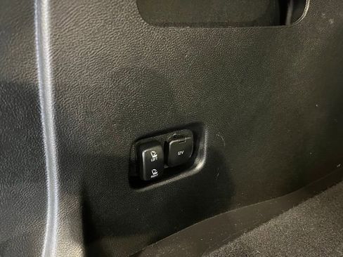 Used 2017 Ford Edge Titanium w/ Technology Package image 36