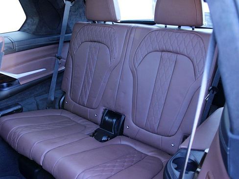 Used 2019 BMW X7 xDrive50i w/ M Sport Package image 19