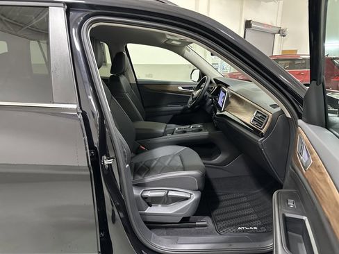 New 2026 Volkswagen Atlas SE image 37