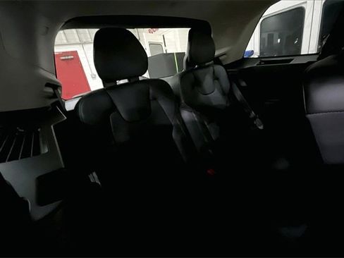 Used 2022 Volvo XC90 T6 Inscription w/ Climate Package image 28