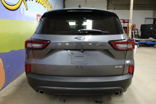 Used 2025 Ford Escape ST-Line Select AWD/4WD image 5