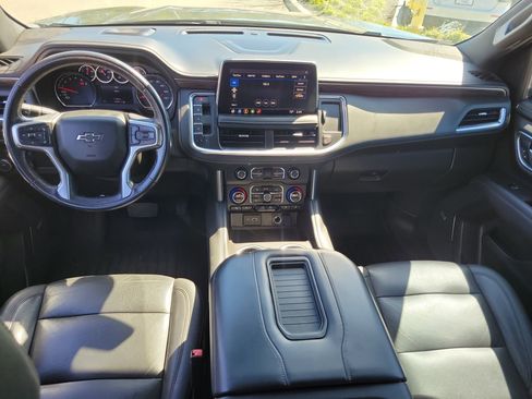 Used 2021 Chevrolet Suburban Z71 w/ Luxury Package image 15