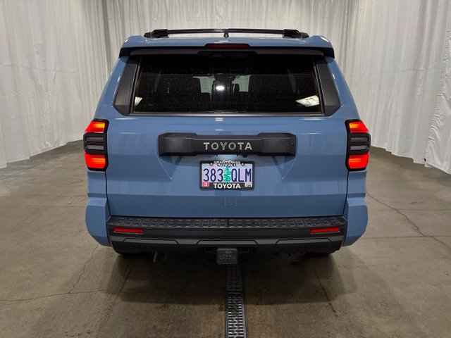 Used 2025 Toyota 4Runner SR5 AWD/4WD image 5