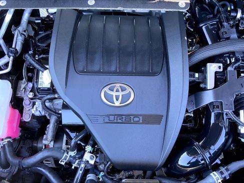 Certified 2024 Toyota Highlander LE image 32