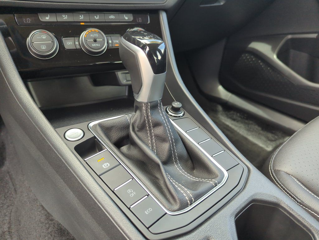Used 2022 Volkswagen Jetta SE FWD image 39
