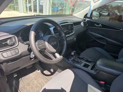 Used 2016 Kia Sorento LX image 5