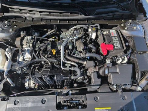 Used 2025 Nissan Altima 2.5 SV FWD image 34