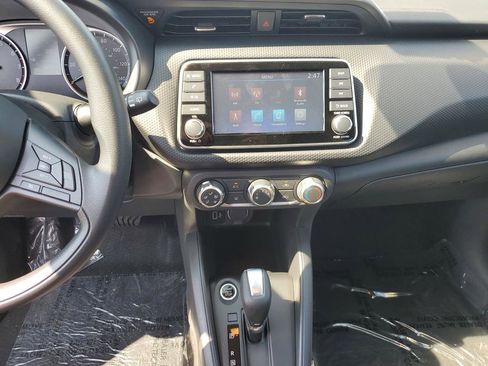 New 2025 Nissan Kicks Play S image 7