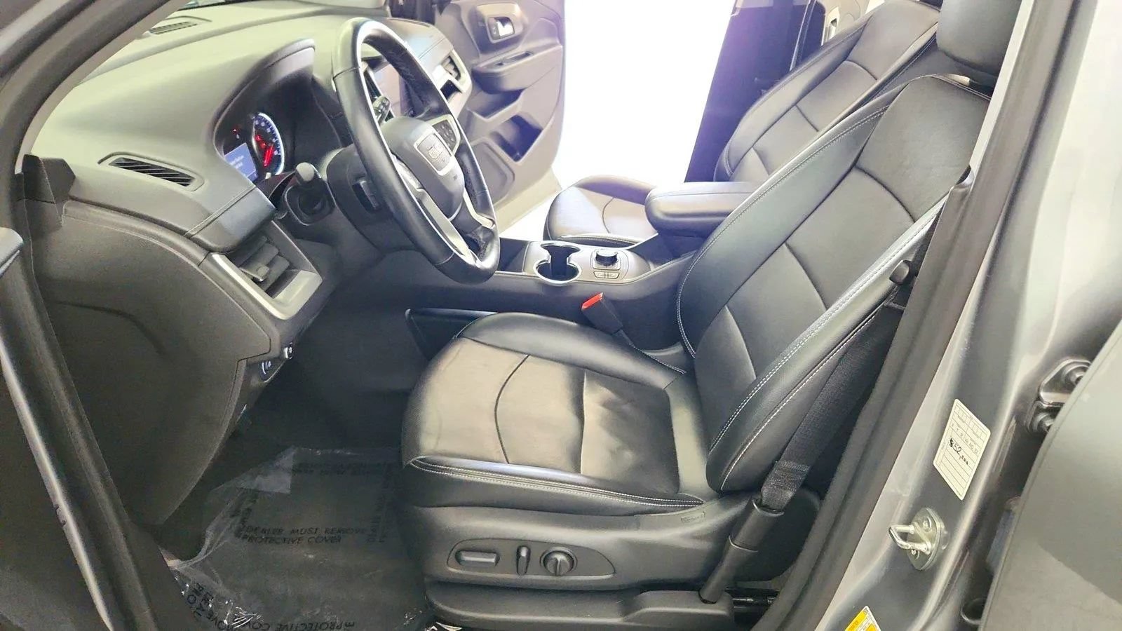 Used 2024 GMC Terrain SLT AWD/4WD image 14