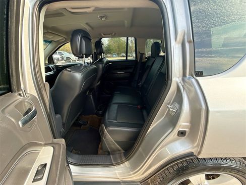 Used 2016 Jeep Compass Latitude image 21