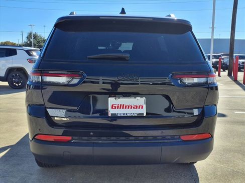 New 2025 Jeep Grand Cherokee L Altitude RWD image 17
