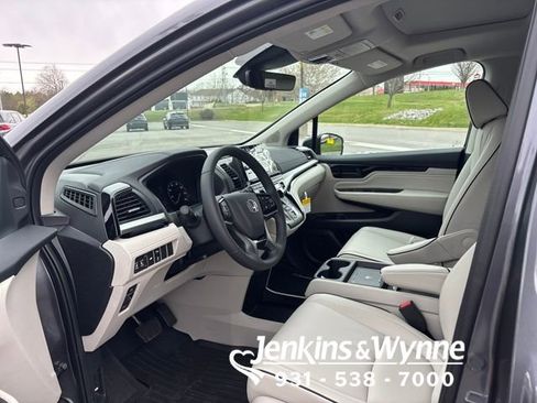 New 2026 Honda Odyssey Touring image 5