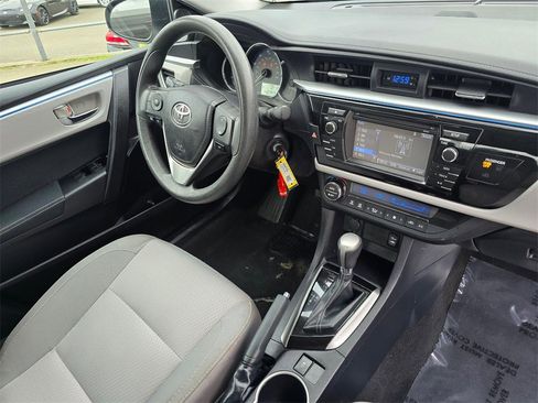 Used 2015 Toyota Corolla LE image 10