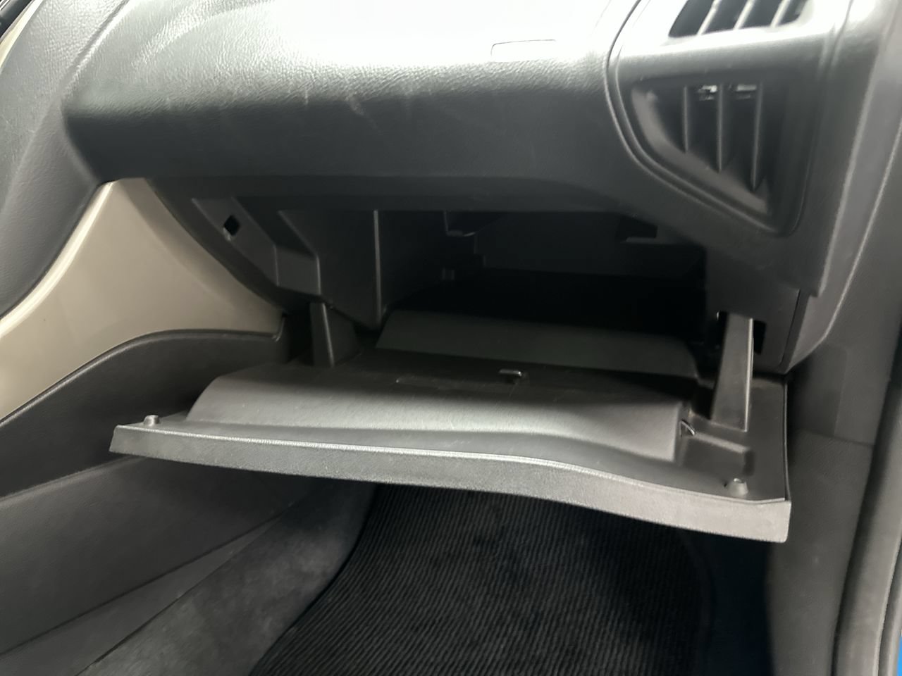 Used 2012 Ford Focus SEL FWD image 19