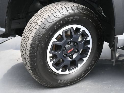 Used 2024 Toyota Tacoma TRD Off-Road AWD/4WD image 18