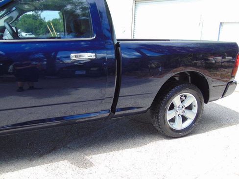 Used 2014 RAM 1500 Express RWD image 10