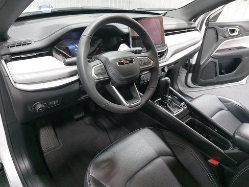 Used 2025 Jeep Compass Limited AWD/4WD image 15