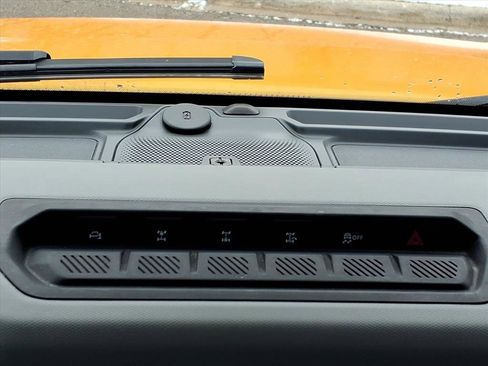 Used 2021 Ford Bronco Badlands image 14