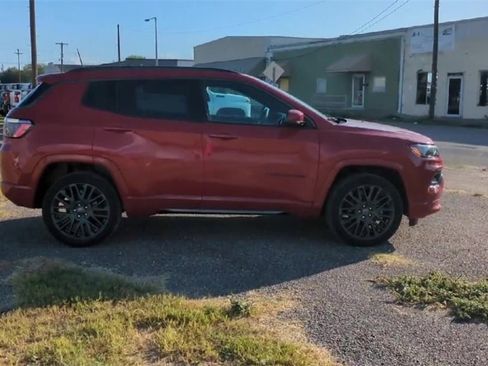 Used 2022 Jeep Compass Limited image 9