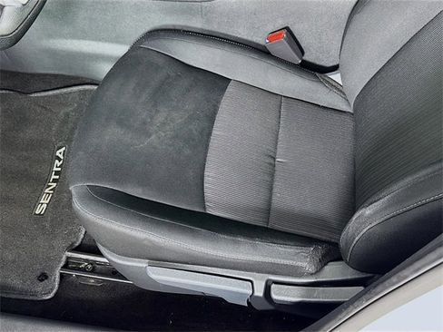 Used 2024 Nissan Sentra SV image 19
