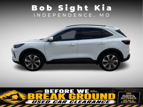 Used 2023 Ford Escape Platinum AWD/4WD image 6