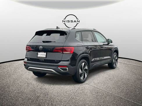 Used 2024 Volkswagen Taos SE image 4