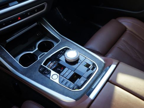 Used 2025 BMW X7 xDrive40i w/ Executive Package image 42