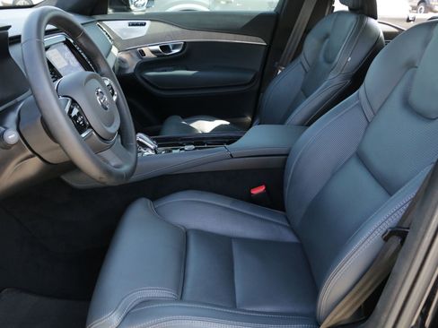 Used 2024 Volvo XC90 T8 Ultimate w/ Lounge Package AWD/4WD image 10