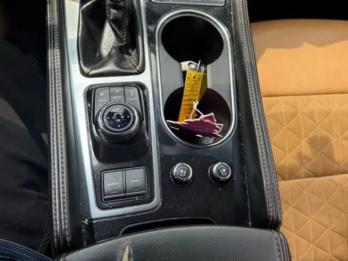 Used 2016 Nissan Maxima SR image 27