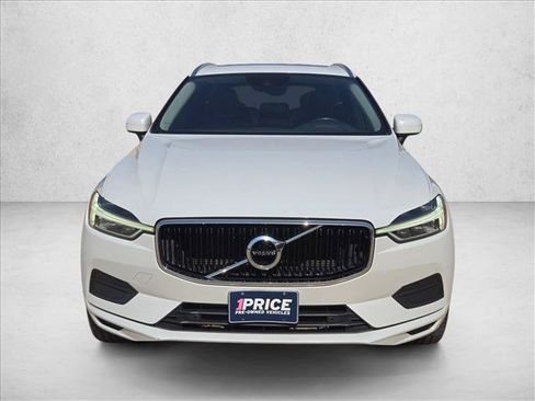 Used 2020 Volvo XC60 T5 Momentum w/ Protection Package Premier FWD image 2