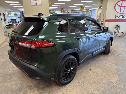 Used 2025 Toyota Corolla Cross LE w/ Moonroof Package image 12