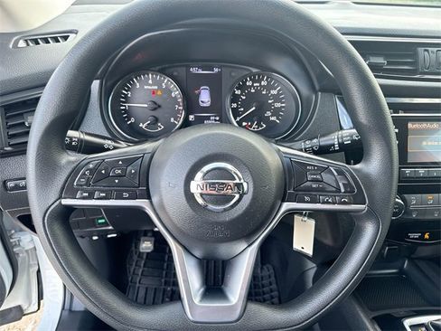 Used 2018 Nissan Rogue Sport S image 15
