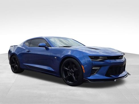 Used 2017 Chevrolet Camaro SS RWD image 4