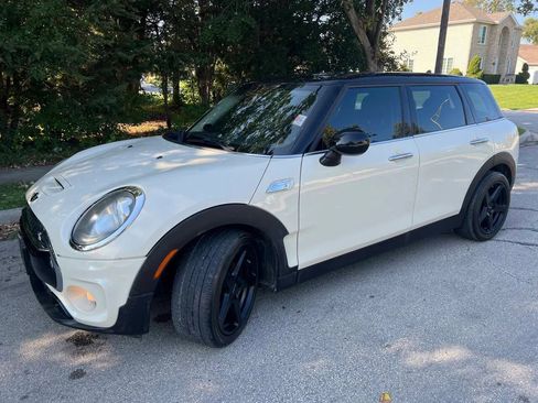 Used 2017 MINI Cooper Clubman S image 11