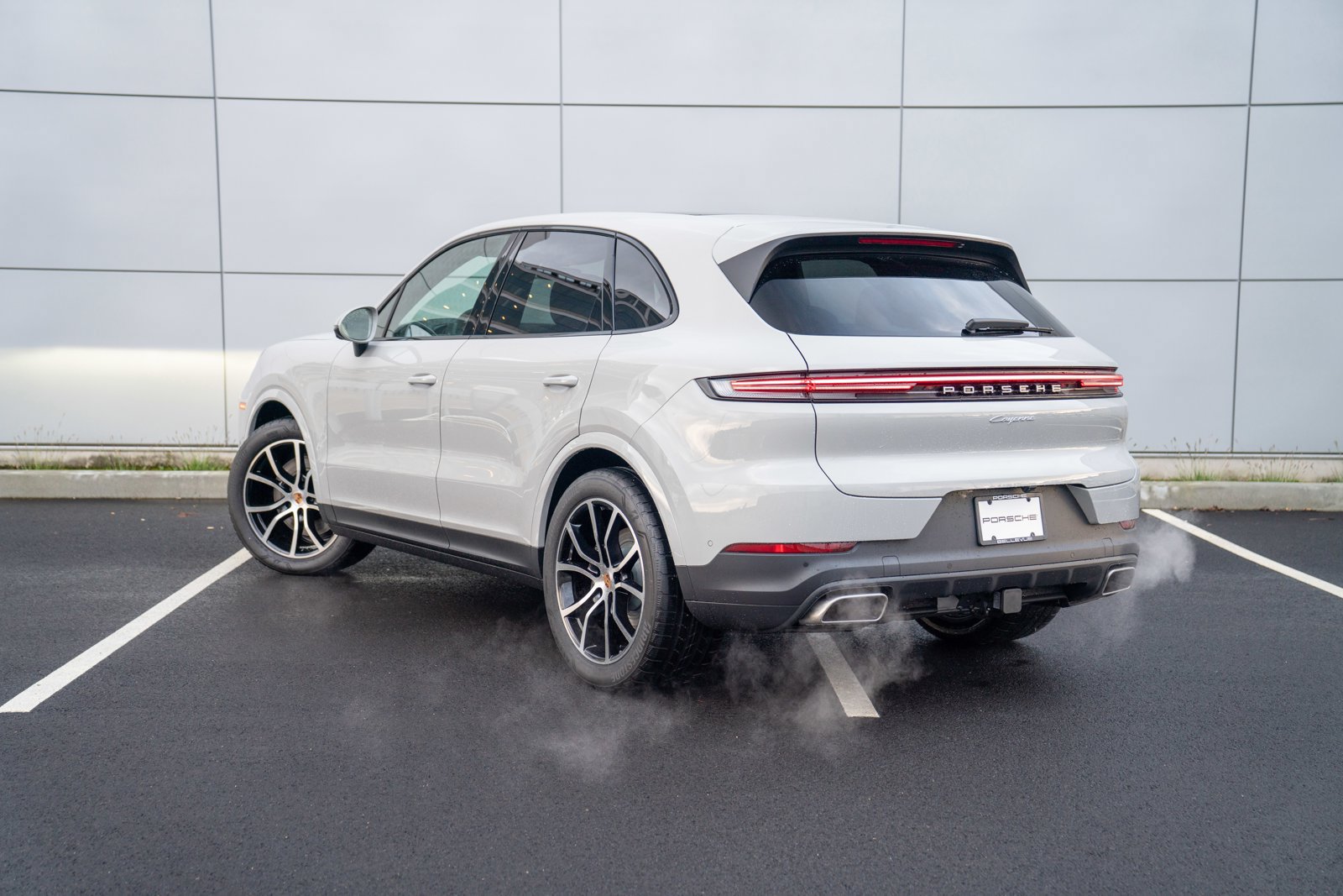 Certified 2026 Porsche Cayenne AWD/4WD image 3