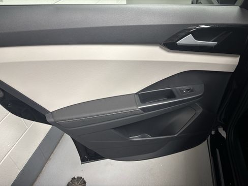 New 2025 Volkswagen Taos S image 13