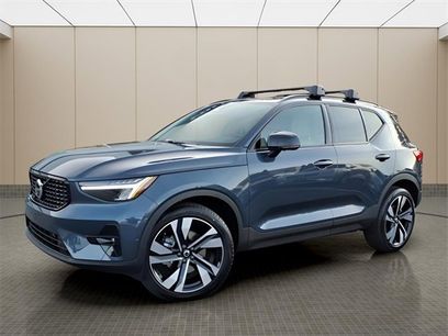 New 2026 Volvo XC40 B5 Plus w/ Protection Package Premier
