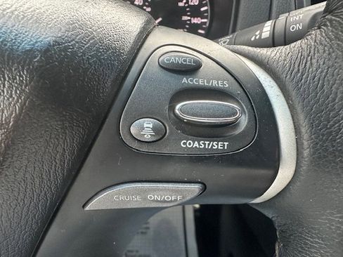 Used 2019 Nissan Pathfinder SL image 24