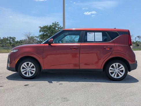Used 2020 Kia Soul LX FWD image 8